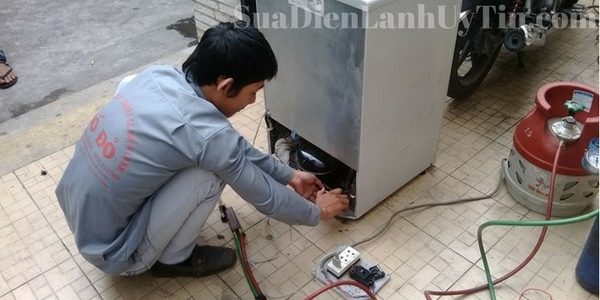 Hướng dẫn thay gas cho tủ lạnh an toàn và hiệu quả